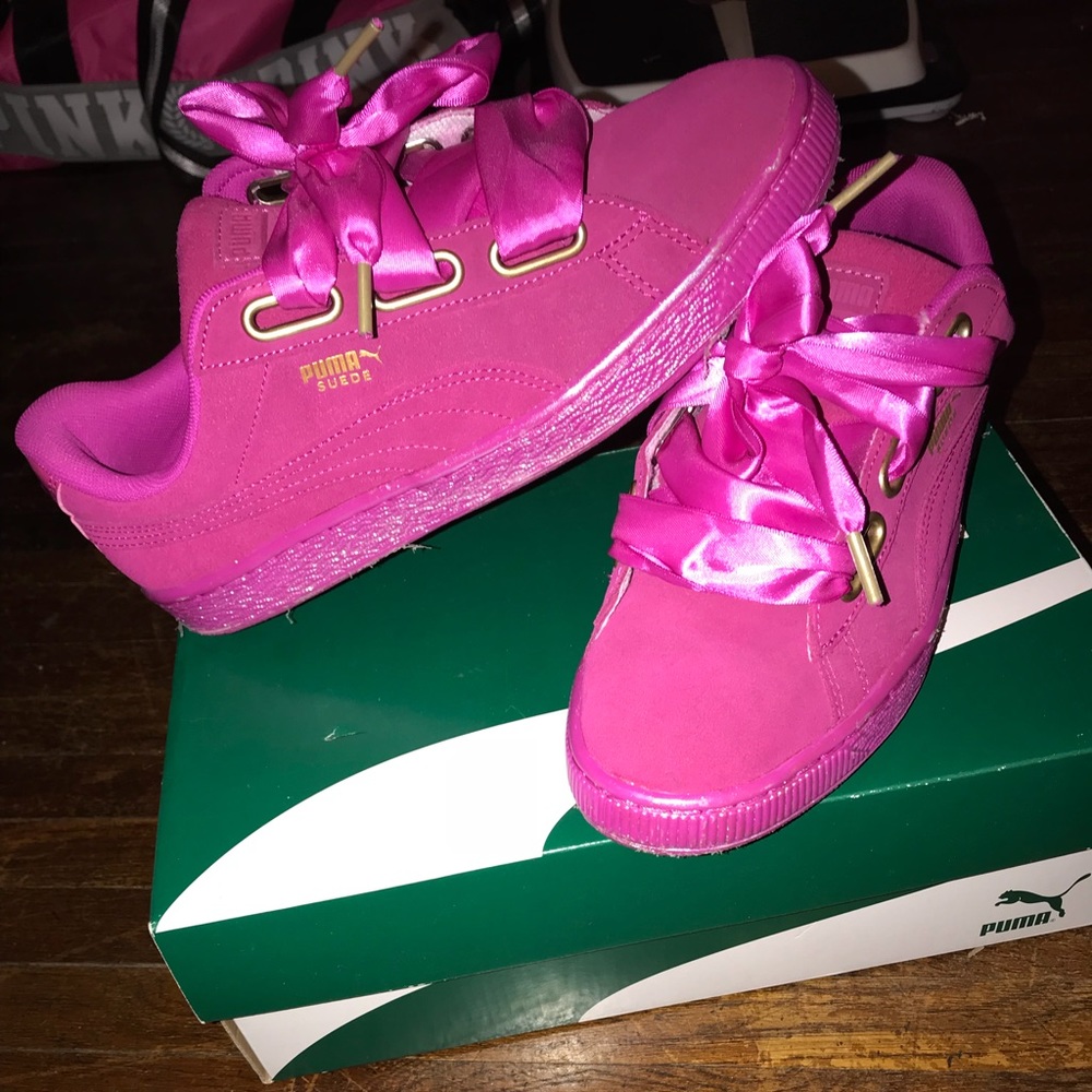Pumas, size 10, like new